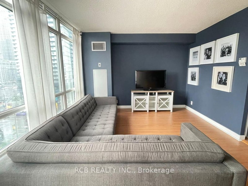 806 - 397 Front St W, Toronto, M5V 3S1 | Image 2