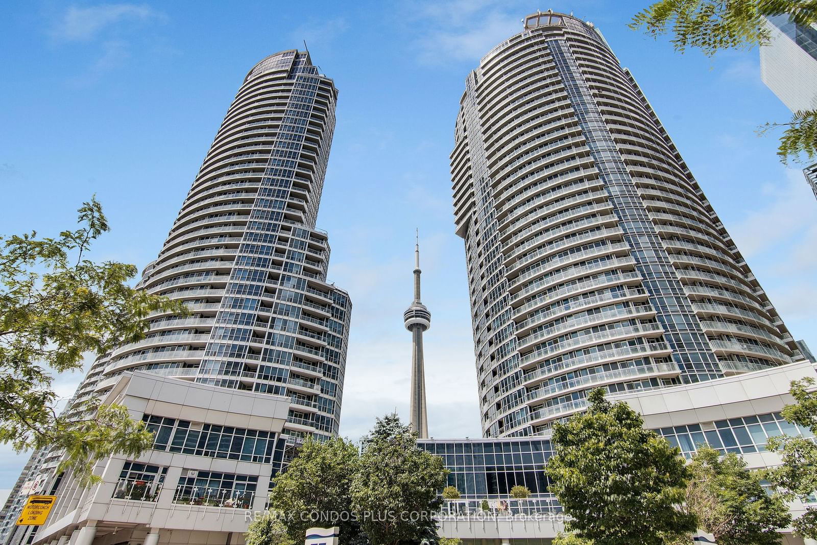 Condo leased at 810-8 York Street, Toronto, Waterfront Communities C1, M5J 2Y2 - MLS: C11916296