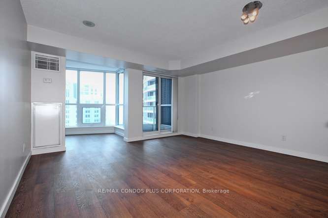 Condo leased at 810-8 York Street, Toronto, Waterfront Communities C1, M5J 2Y2 - MLS: C11916296