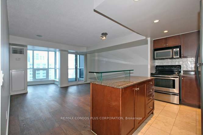 Condo leased at 810-8 York Street, Toronto, Waterfront Communities C1, M5J 2Y2 - MLS: C11916296