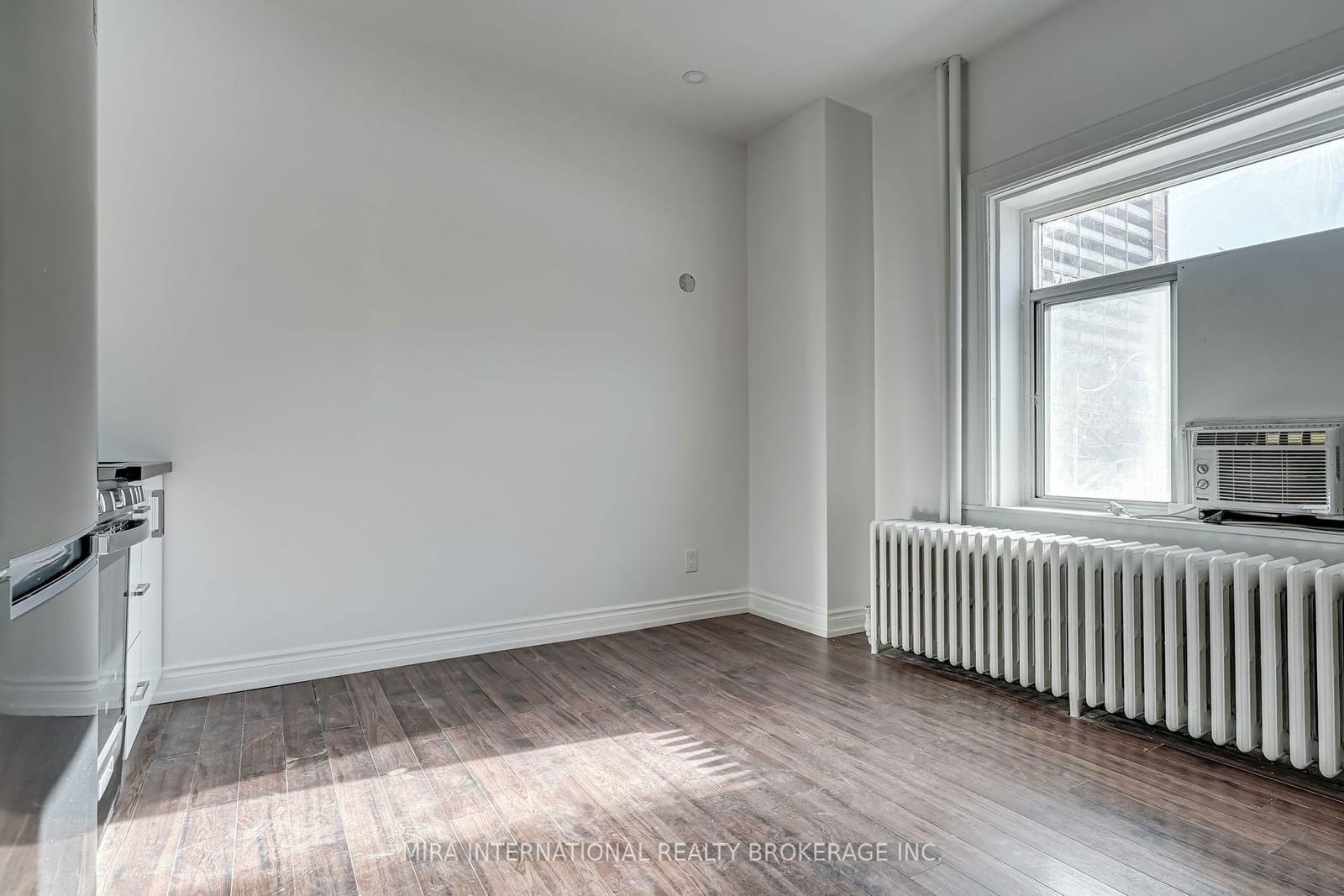 Detached House for lease at 202-180 Sherbourne Street, Toronto, Moss Park, M5A 2R7 - MLS: C11916574