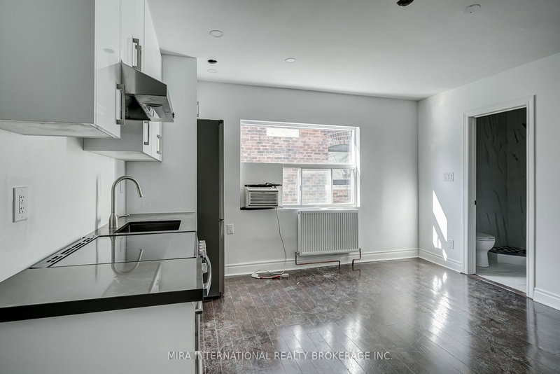 206 - 180 Sherbourne St, Toronto, M5A 2R7 | Image 2