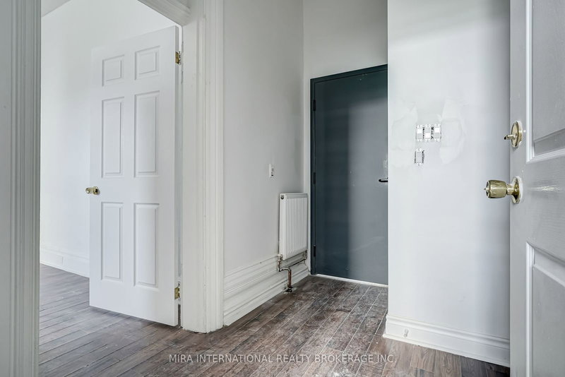 301 - 180 Sherbourne St, Toronto, M5A 2R7 | Image 2