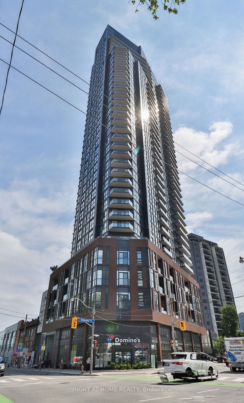 159 Wellesley St E #406, Toronto, Ontario (MLS C11916612)