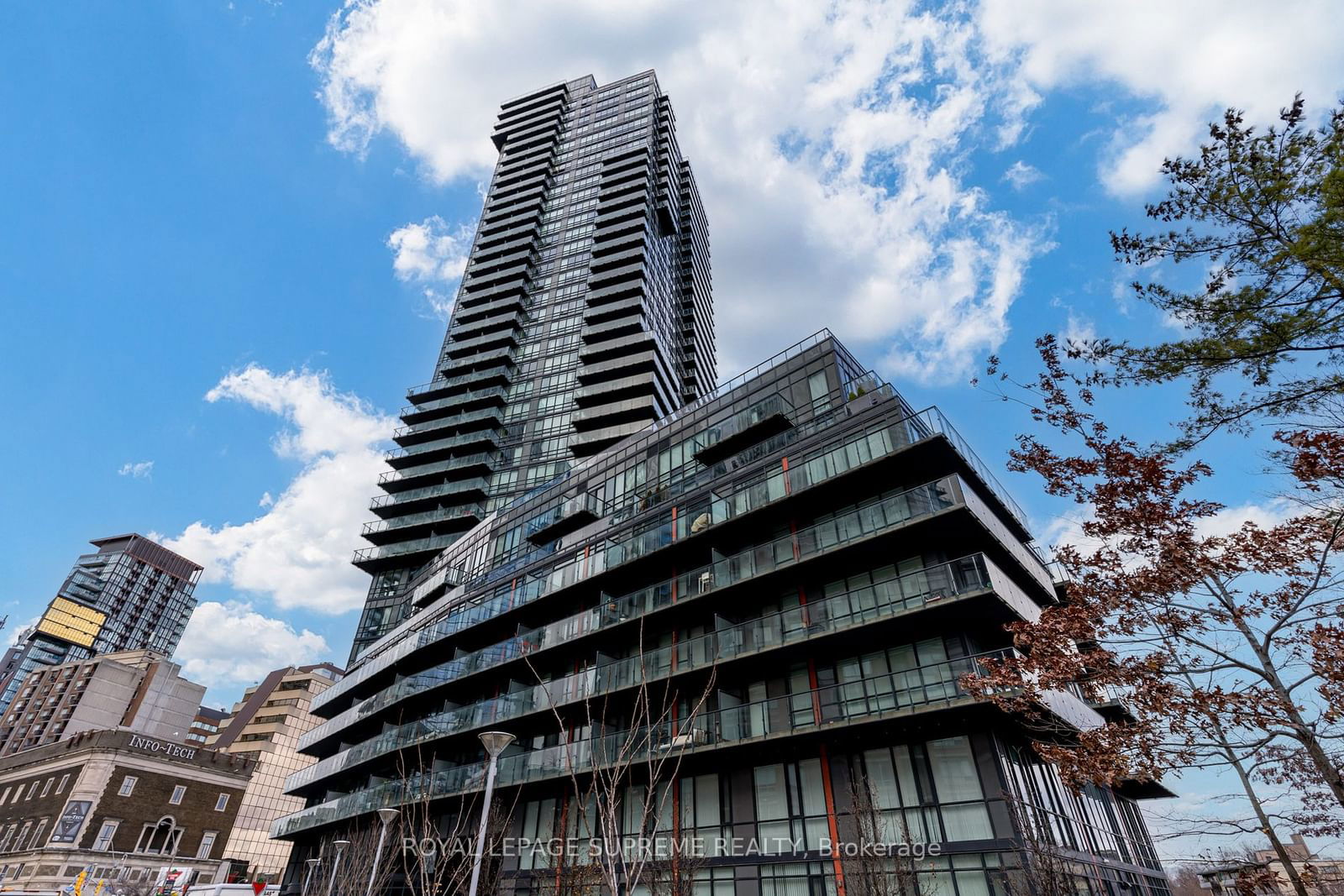 Condo for lease at 507-825 Church Street, Toronto, Rosedale-Moore Park, M4W 3Z4 - MLS: C11917904