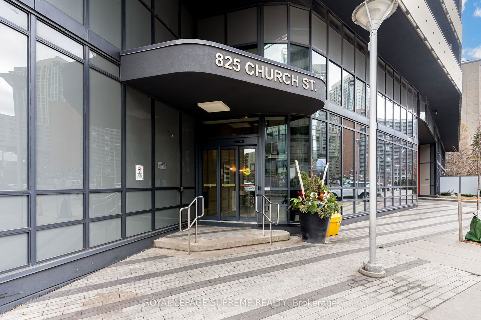 Condo for lease at 507-825 Church Street, Toronto, Rosedale-Moore Park, M4W 3Z4 - MLS: C11917904