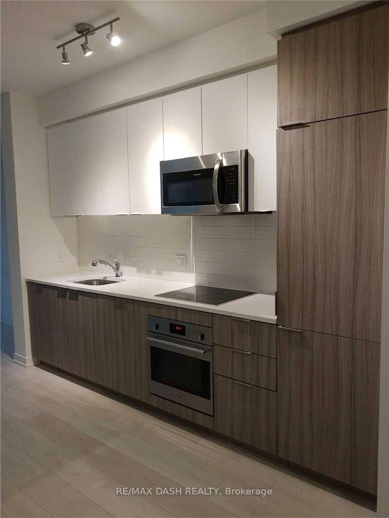 512 - 223 St Clair Ave W, Toronto, M4V 1R3 | Image 2