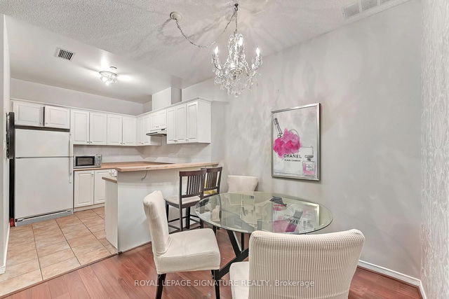 605 - 393 King Street