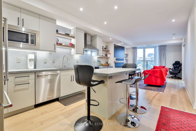 home for lease on 807-20 Scrivener Square