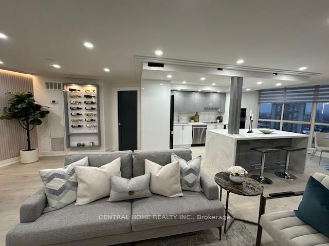2502 - 85 Skymark Drive