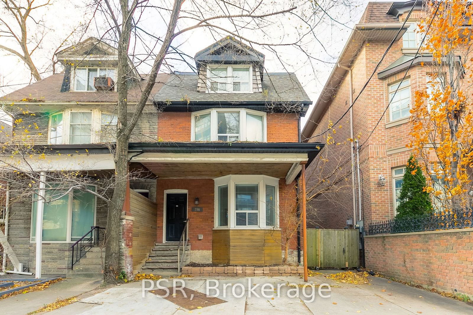 Semi-Detached House for lease at Lower-296 Avenue Road, Toronto, Casa Loma, M4V 2H1 - MLS: C11919059