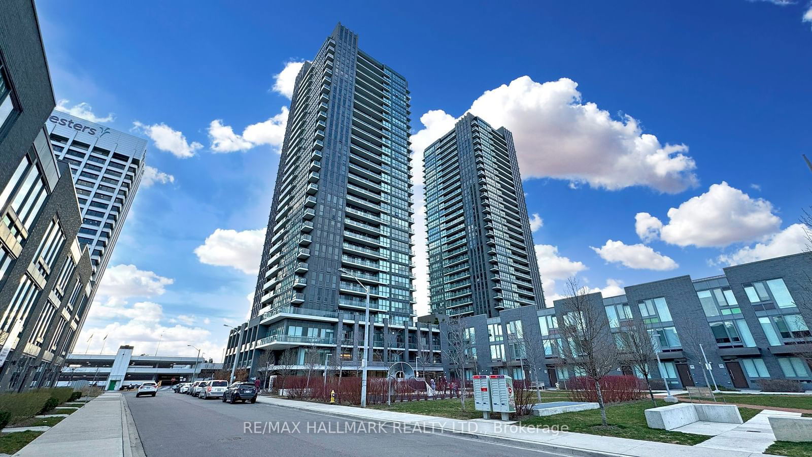 Condo leased at 808-6 Sonic Way, Toronto, Flemingdon Park, M3C 0P1 - MLS: C11919238