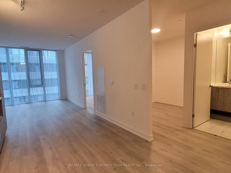 1001 - 138 Downes St, Toronto, M5E 0E4 | Image 2