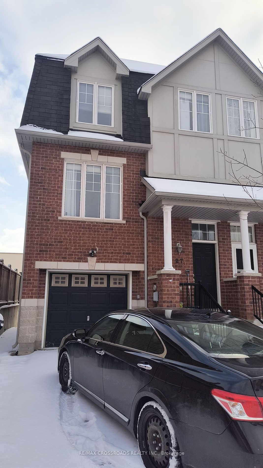 Townhouse leased at 27 Collip Place, Toronto, Victoria Village, M4A 0A3 - MLS: C11919393