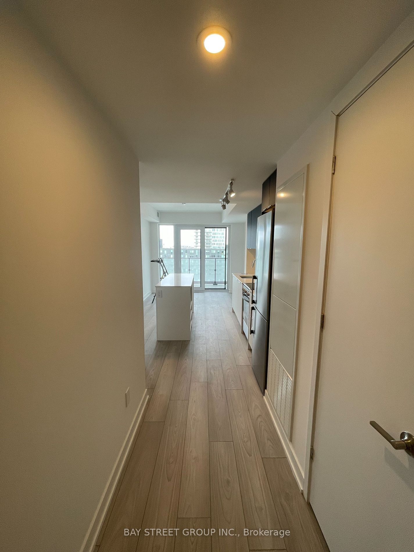 Condo for lease at 901-8 Tippett Road, Toronto, Clanton Park, M3H 0E7 - MLS: C11919709