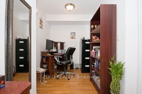 Condo leased at 811-212 Eglinton Avenue, Toronto, Mount Pleasant West, M4P 1K2 - MLS: C11919832