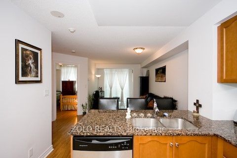 Condo leased at 811-212 Eglinton Avenue, Toronto, Mount Pleasant West, M4P 1K2 - MLS: C11919832