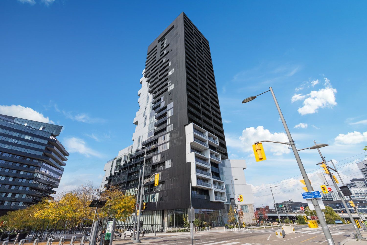 Condo for sale at 711-170 Bayview Avenue, Toronto, Waterfront Communities C8, M5A 0M4 - MLS: C11919848