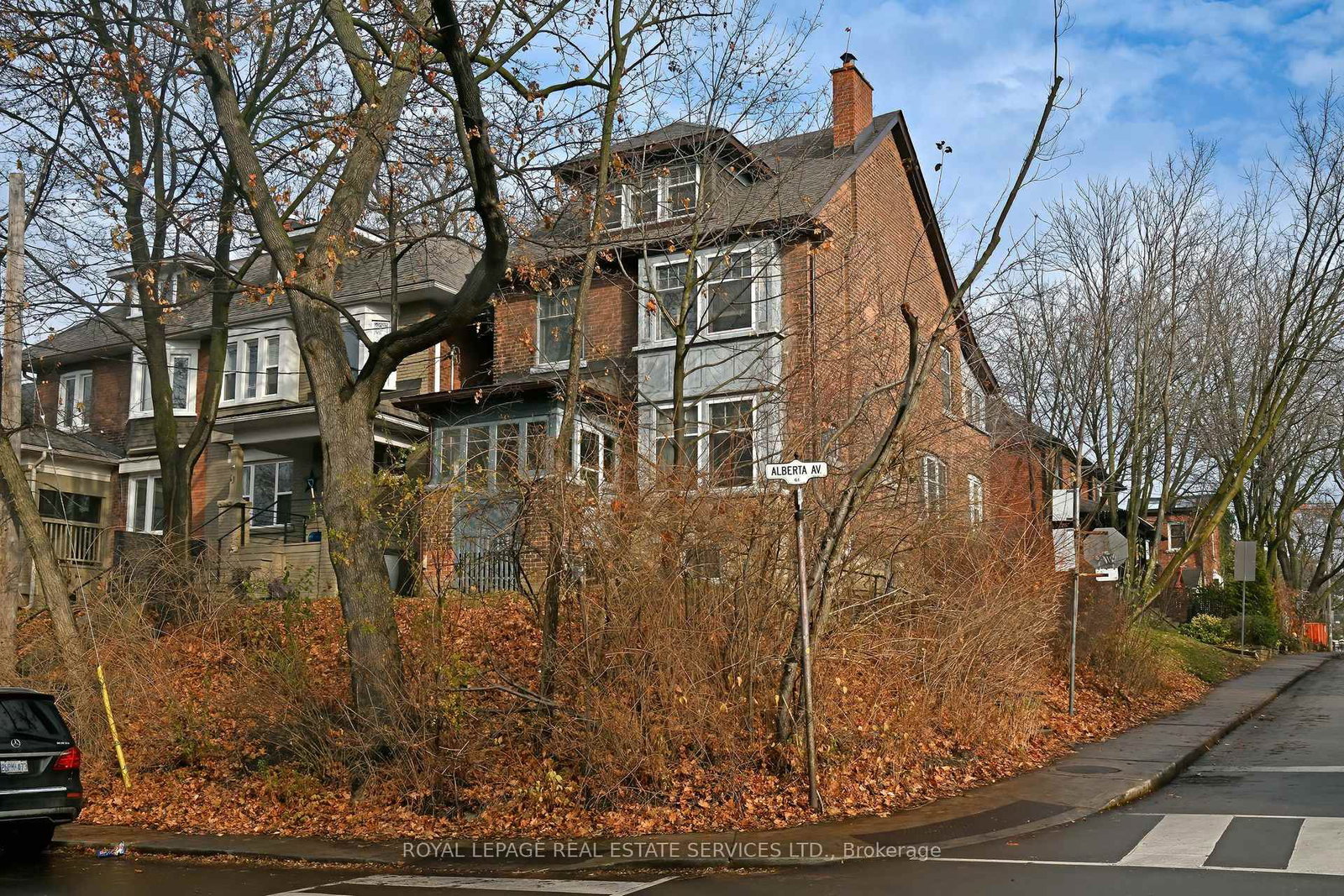 Listing Image 4