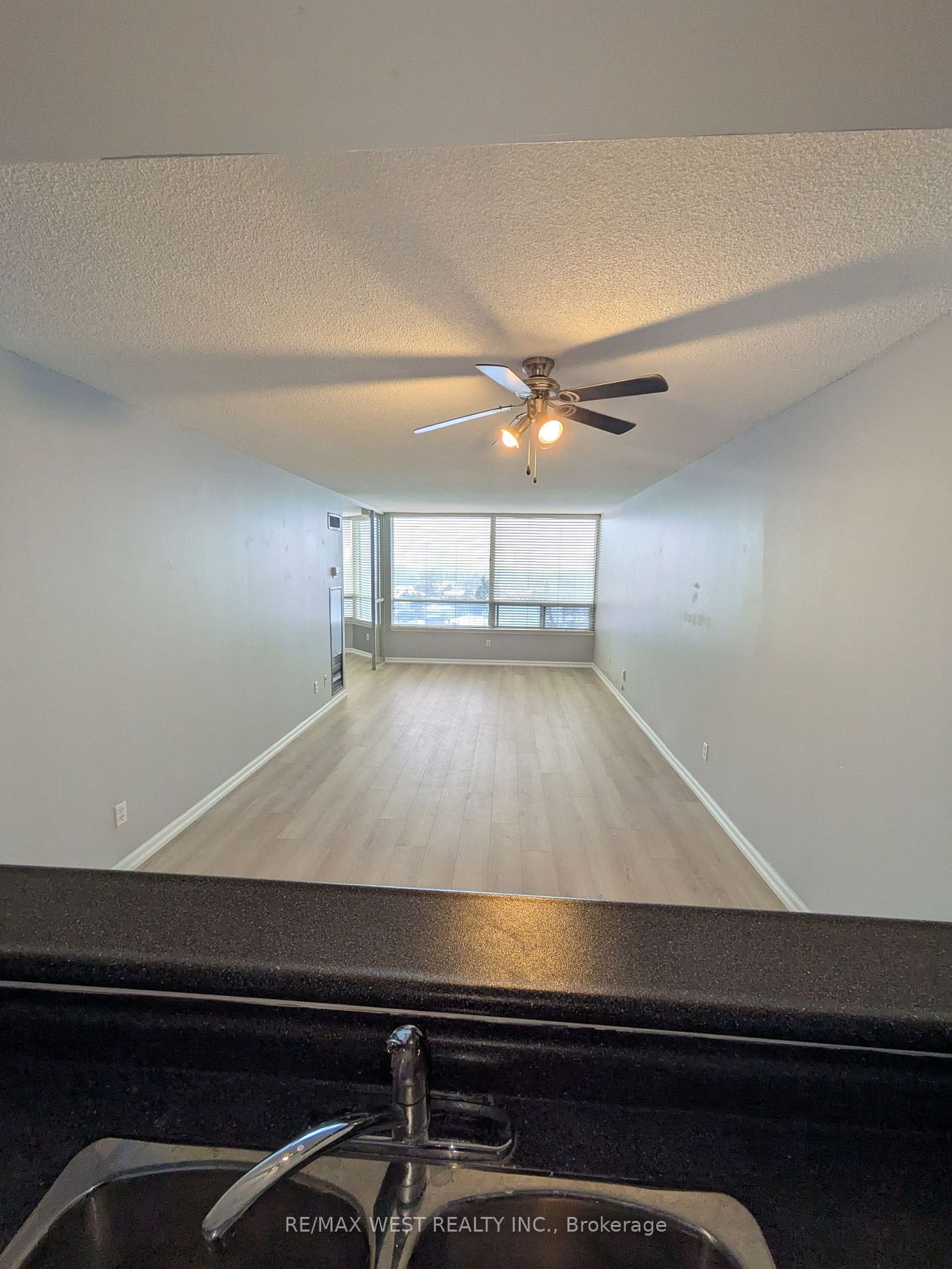 Condo leased at 702-1121 Steeles Avenue, Toronto, Westminster-Branson, M2R 3W7 - MLS: C11920032