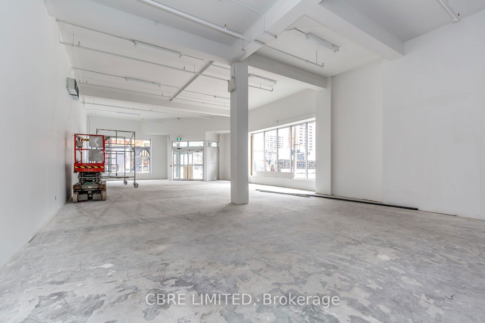 Commercial/Retail for lease at 530 Yonge Street, Toronto, Bay Street Corridor, M4Y 1C3 - MLS: C11920126