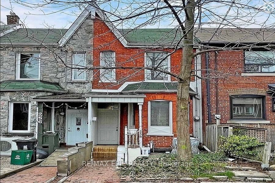 Townhouse leased at 258 Lippincott Street, Toronto, University, M5S 2P5 - MLS: C11920281