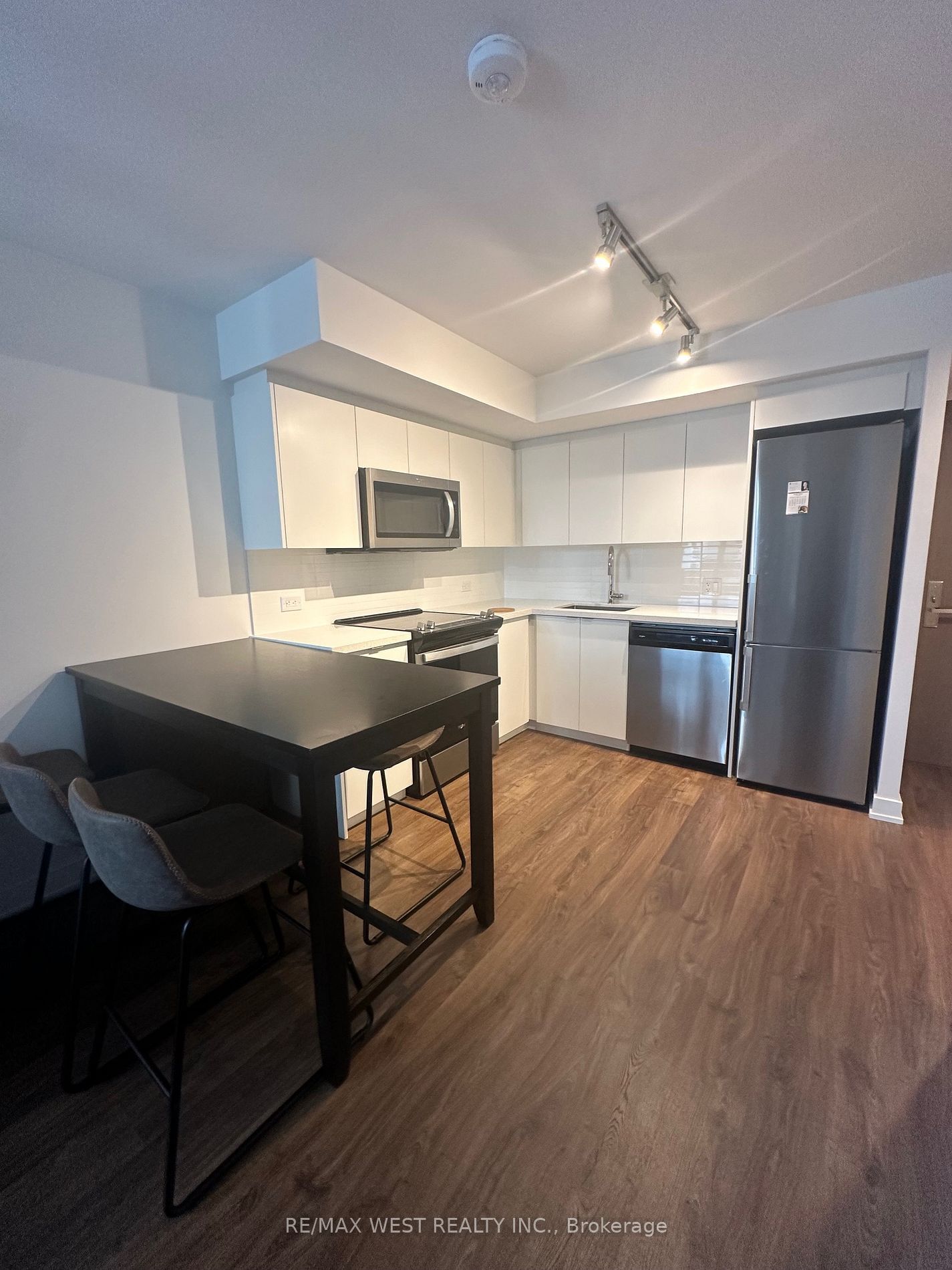 Condo for lease at 708-30 Tretti Way, Toronto, Clanton Park, M3H 0E3 - MLS: C11920309