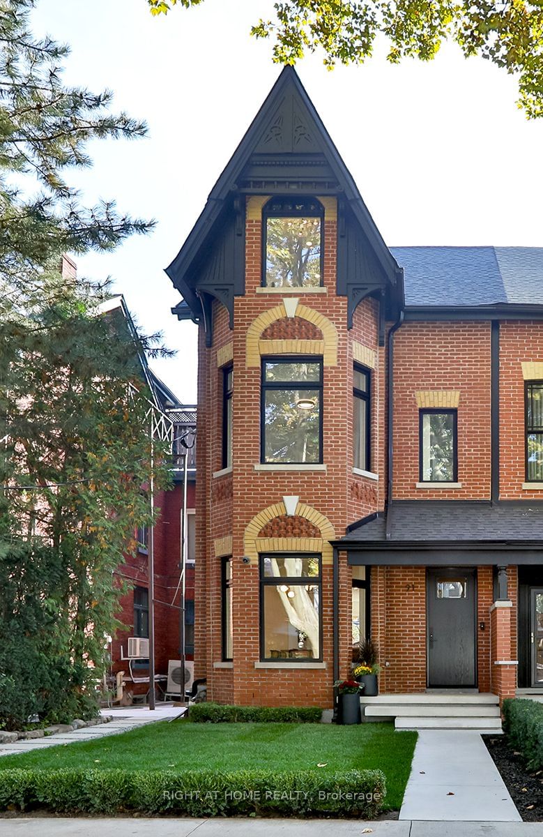 91 Willcocks St, Toronto, Ontario (MLS C11920433)