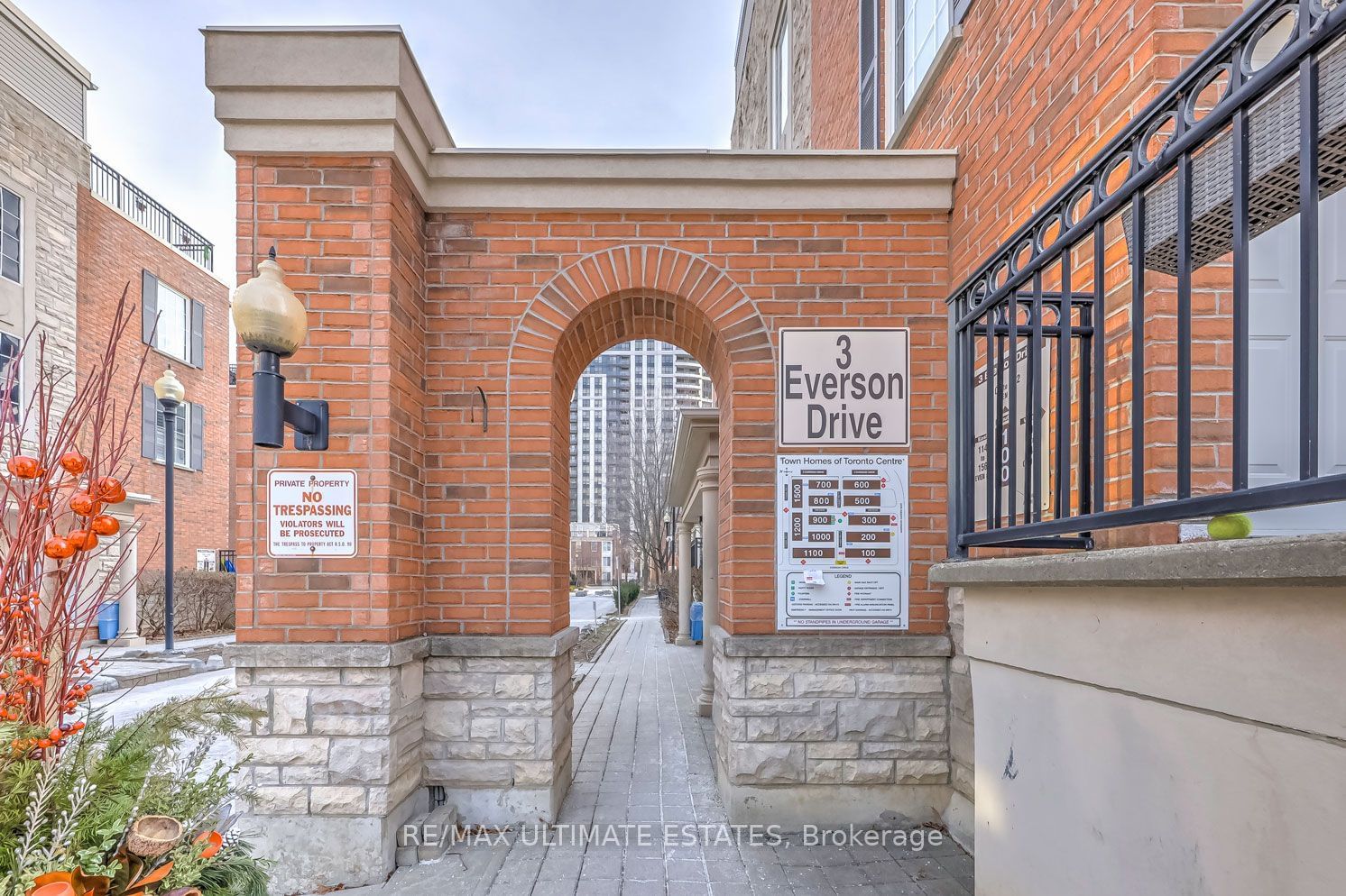 Townhouse for sale at 643-3 Everson Drive, Toronto, Willowdale East, M2N 7C2 - MLS: C11920458