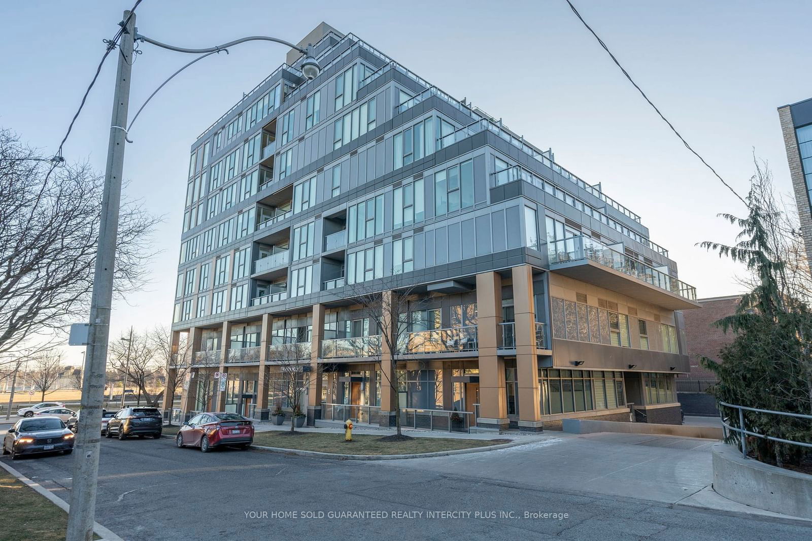 Building at 6 Parkwood Avenue, Toronto, Casa Loma