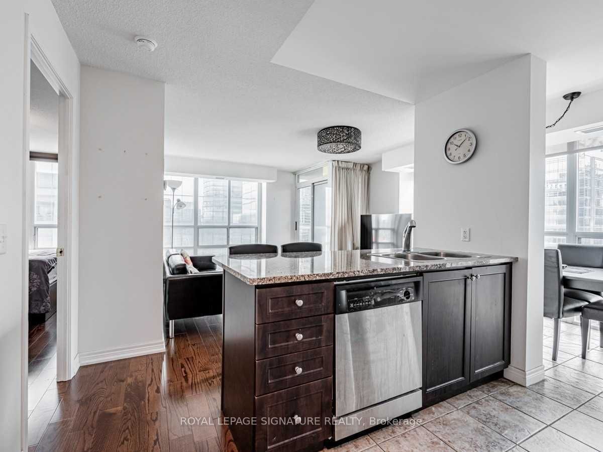 Condo for sale at 3906-30 Grand Trunk Crescent, Toronto, Waterfront Communities C1, M5J 3A4 - MLS: C11920894