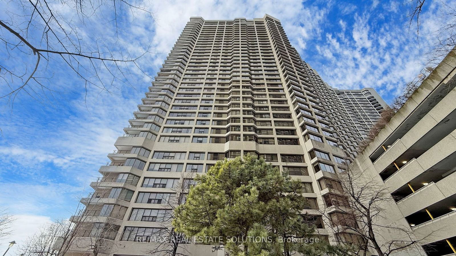 Condo leased at 2205-65 Harbour Square, Toronto, Waterfront Communities C1, M5J 2L4 - MLS: C11921012