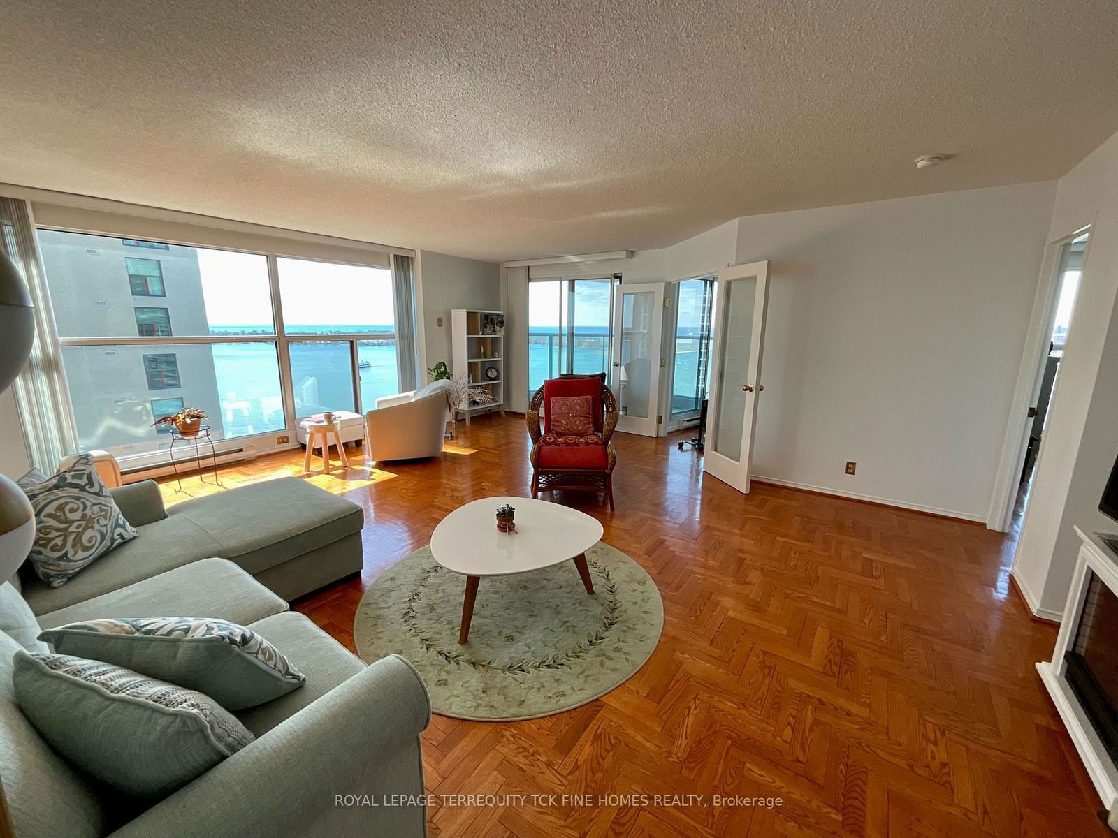 Condo for lease at 2808-77 Harbour Square, Toronto, Waterfront Communities C1, M5J 2S2 - MLS: C11921211