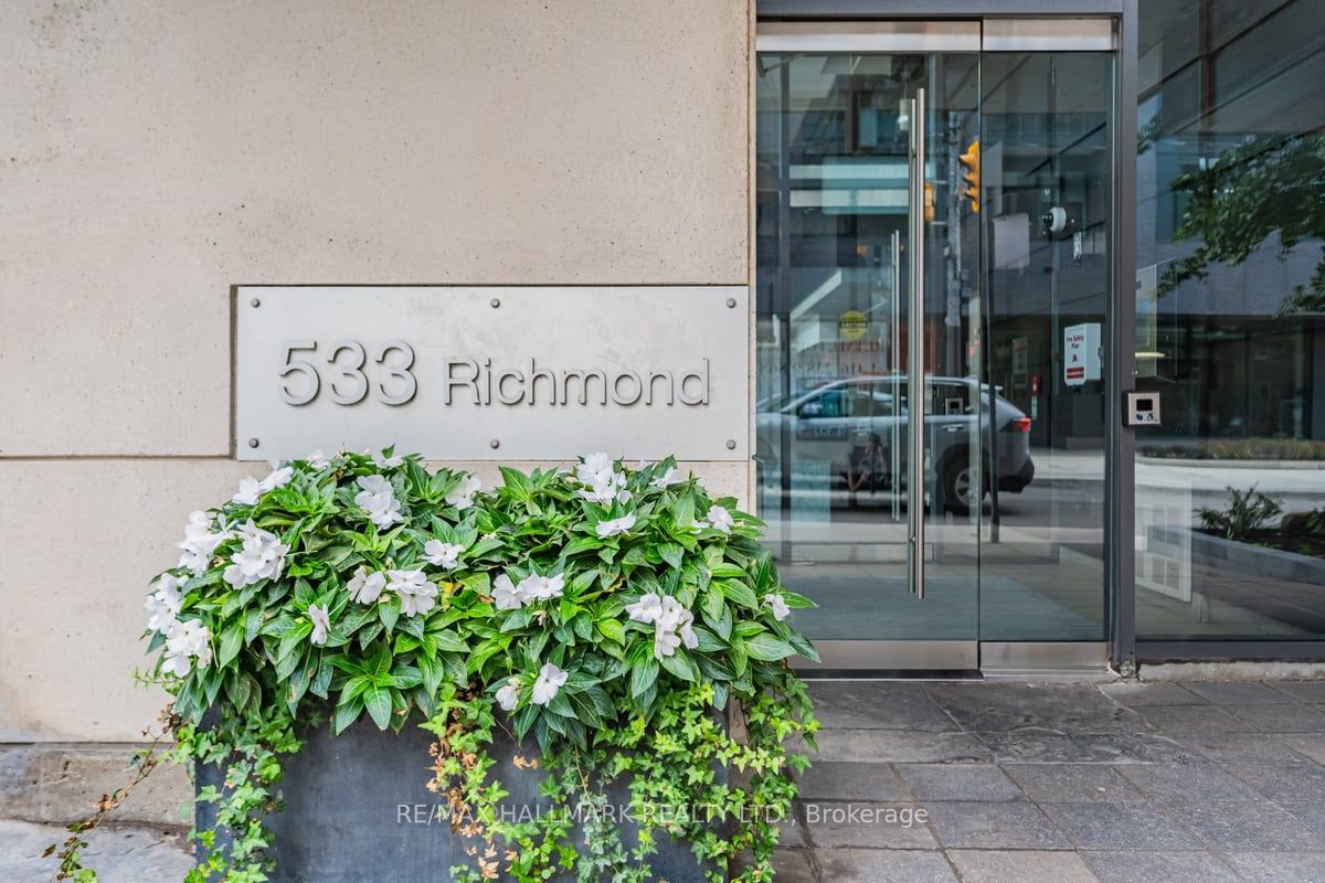 Condo leased at 806-533 Richmond Street, Toronto, Waterfront Communities C1, M5V 3Y1 - MLS: C11921258