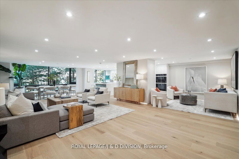 home for sale on 404-1166 Bay Street