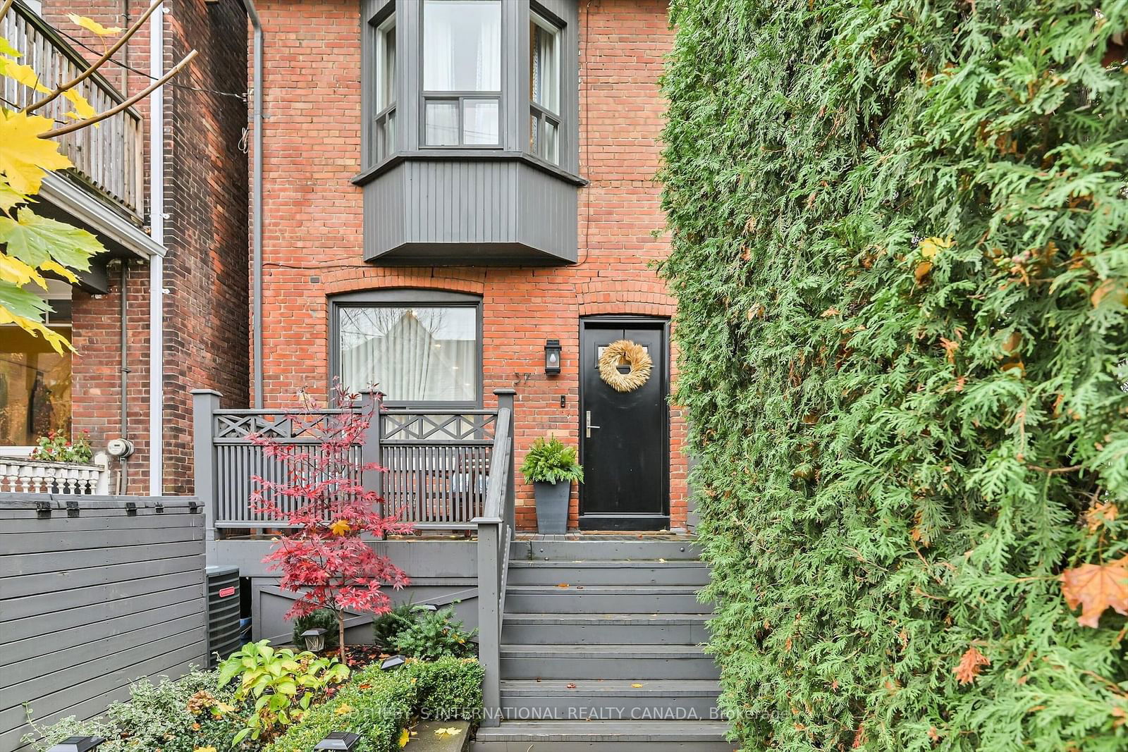 Semi-Detached House sold at 37 Dupont Street, Toronto, Annex, M5R 1V3 - MLS: C11921546