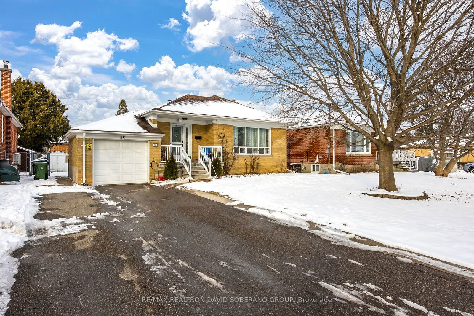 Detached House sold at 68 Acton Avenue, Toronto, Bathurst Manor, M3H 4H1 - MLS: C11921559