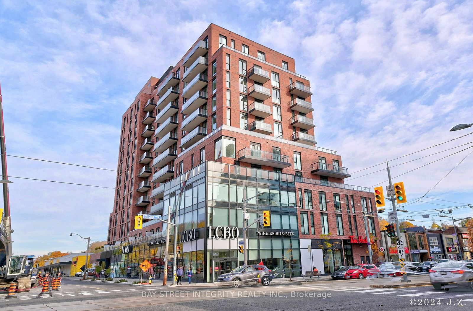 Condo for lease at 403-185 Alberta Avenue, Toronto, Oakwood Village, M6C 1C5 - MLS: C11921600