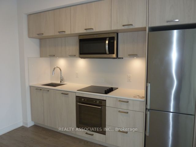 Condo for lease at 916-50 Mccaul Street, Toronto, Kensington-Chinatown, M5T 1V9 - MLS: C11921926