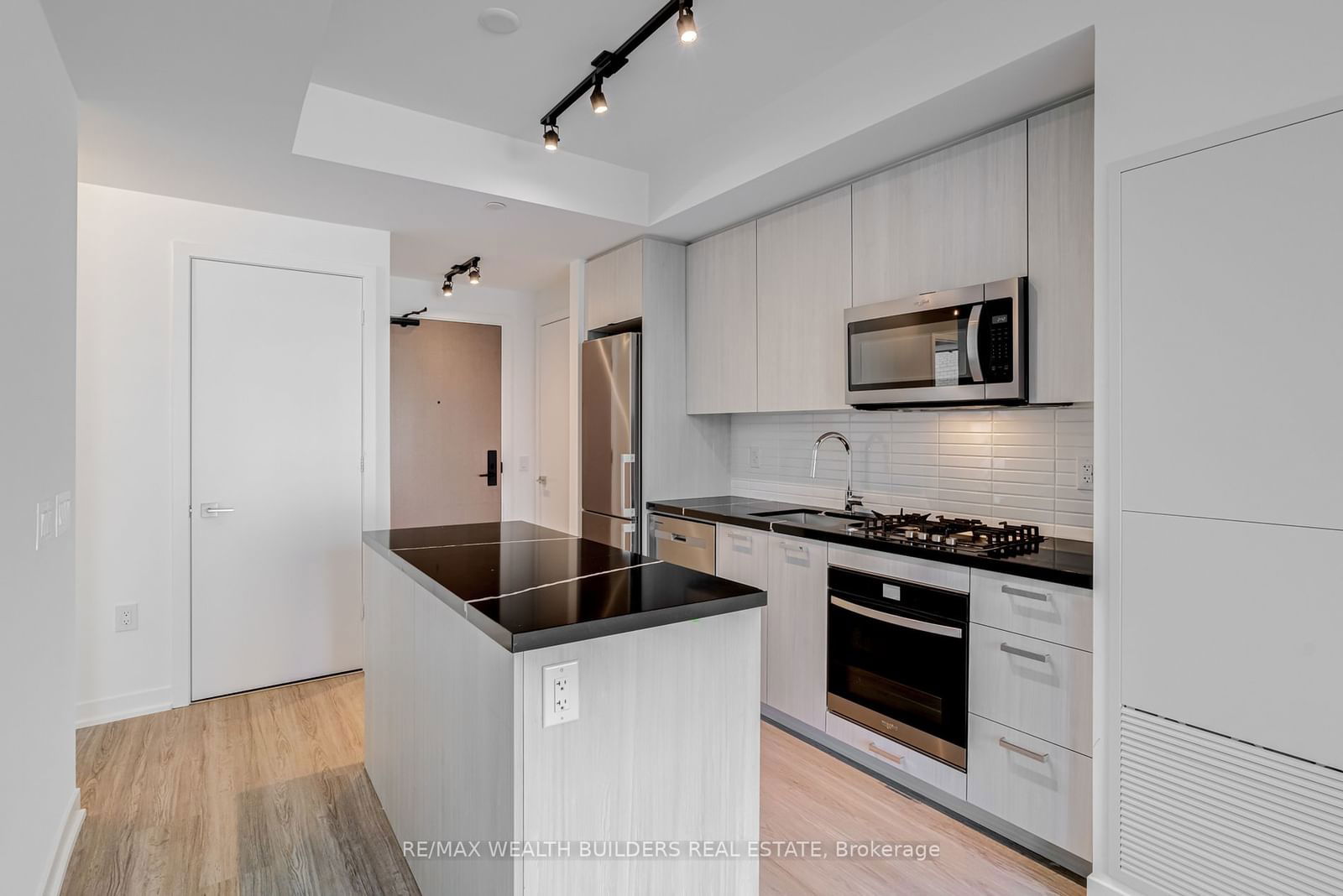 Condo for lease at 910-195 McCaul Street, Toronto, Kensington-Chinatown, M5T 1W6 - MLS: C11922087