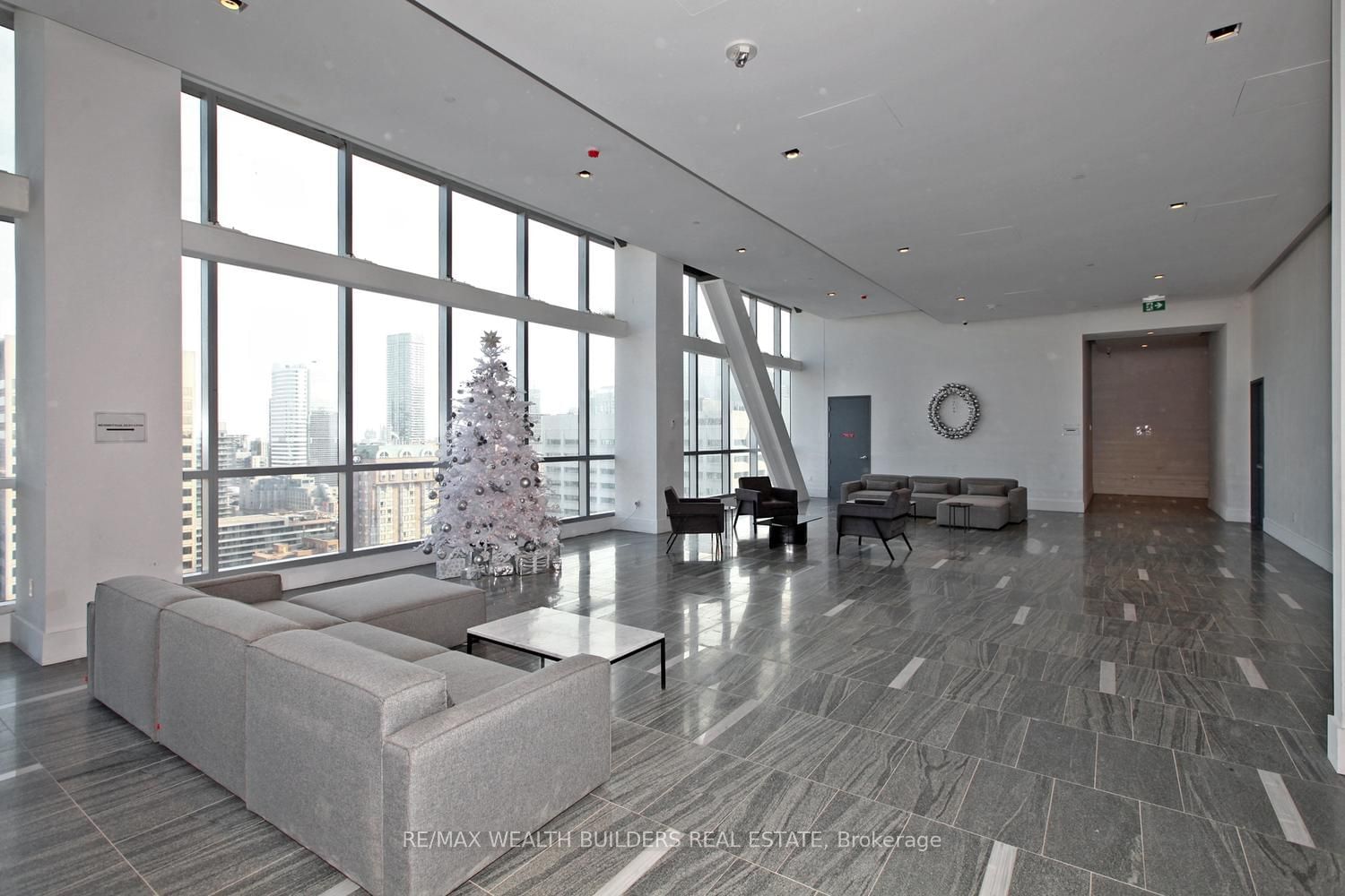 Condo leased at 3811-488 University Avenue, Toronto, University, M5G 0C1 - MLS: C11922104