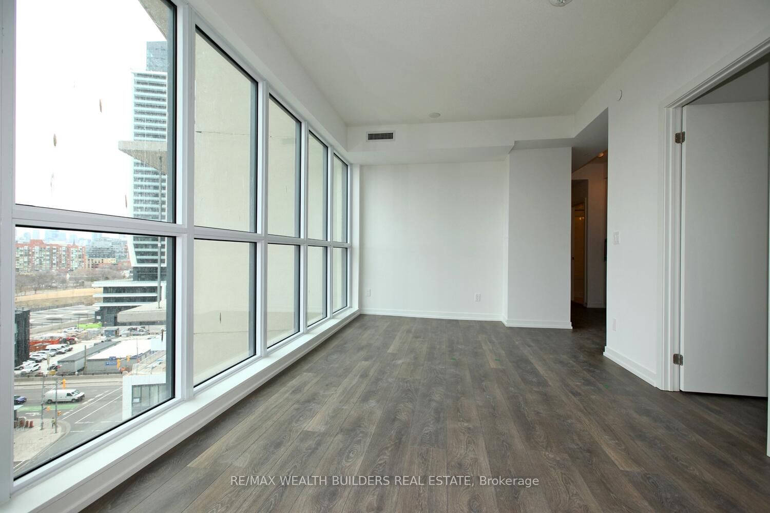 Condo for lease at 909-49 East Liberty Street, Toronto, Niagara, M6K 0B2 - MLS: C11922122