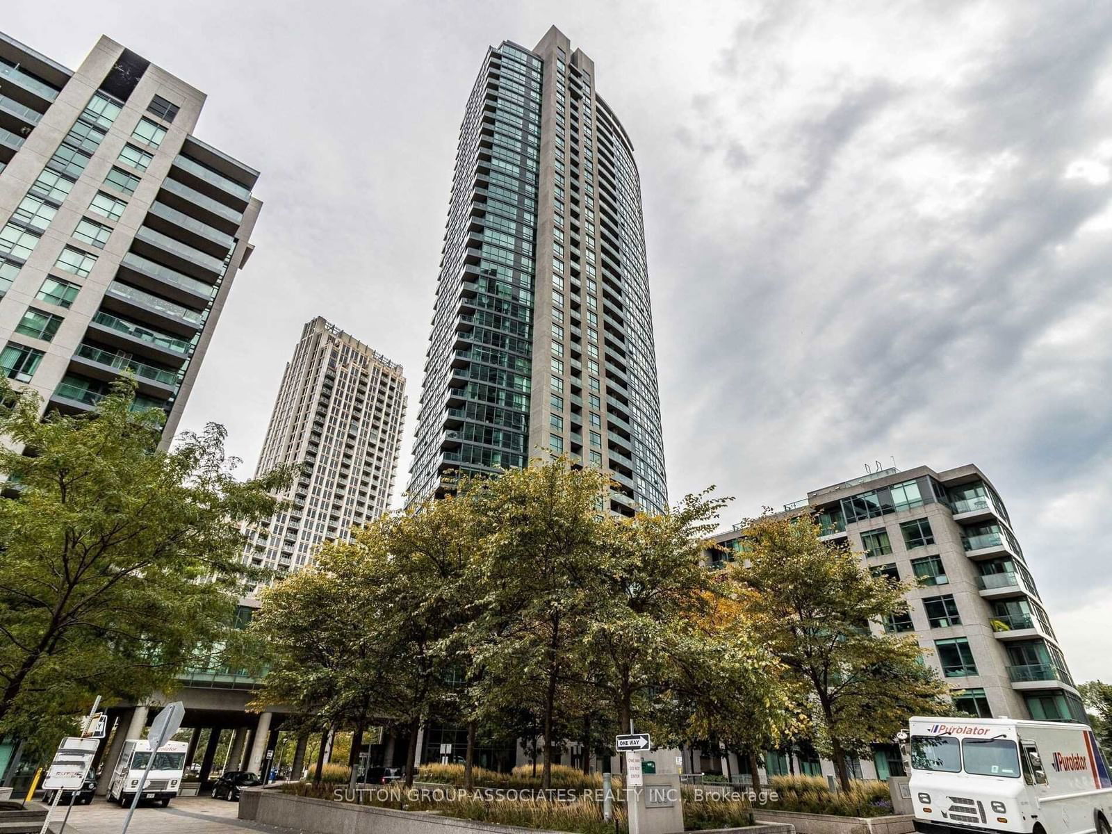 Condo leased at 809-215 Fort York Boulevard, Toronto, Waterfront Communities C1, M5V 4A2 - MLS: C11922238