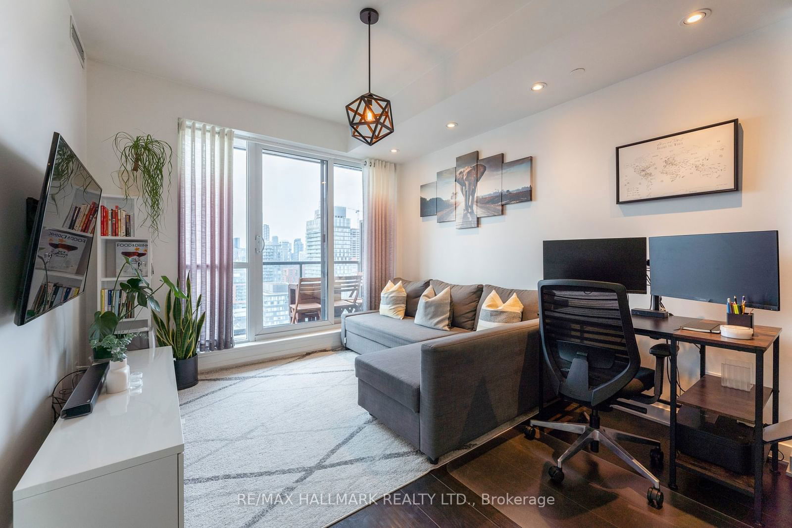 Condo for lease at 1707-170 Sumach Street, Toronto, Regent Park, M5A 0C3 - MLS: C11922372