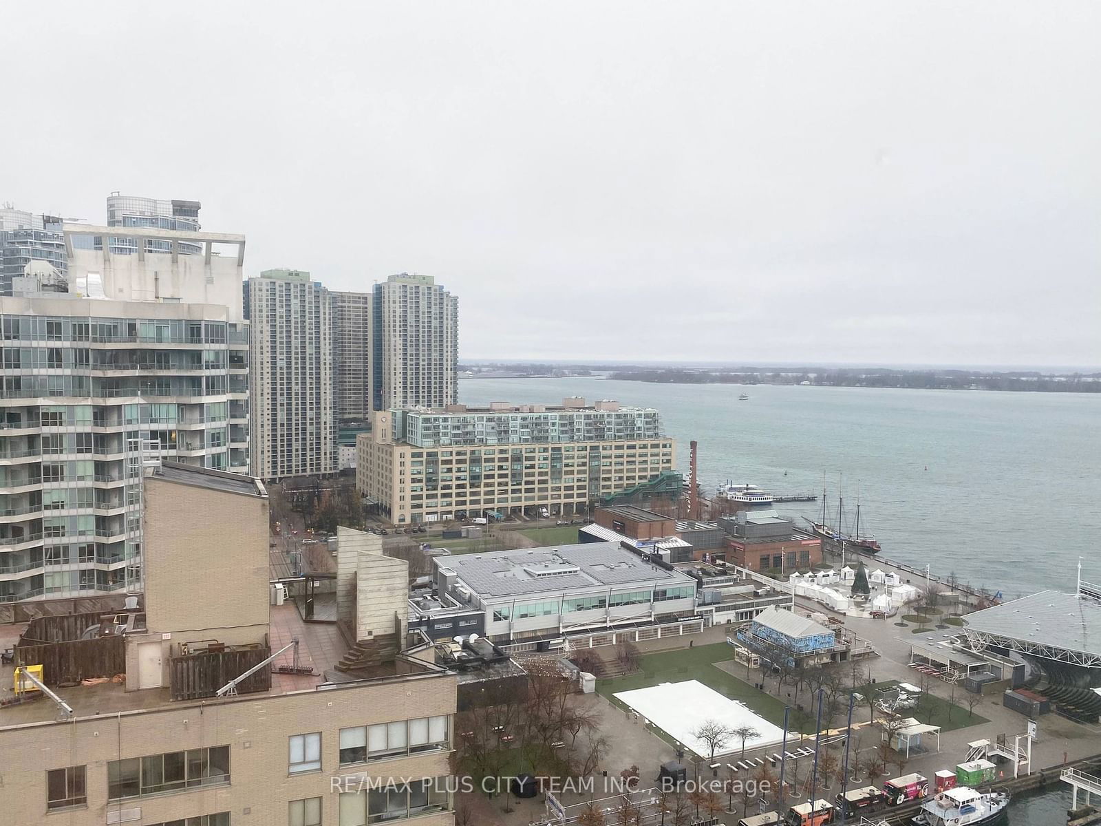 Condo for lease at 2508-260 Queens Quay, Toronto, Waterfront Communities C1, M5J 2N3 - MLS: C11922423