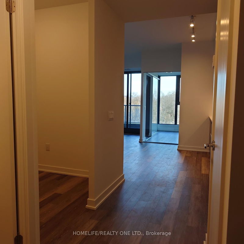home for lease on 603-250 Lawrence Avenue