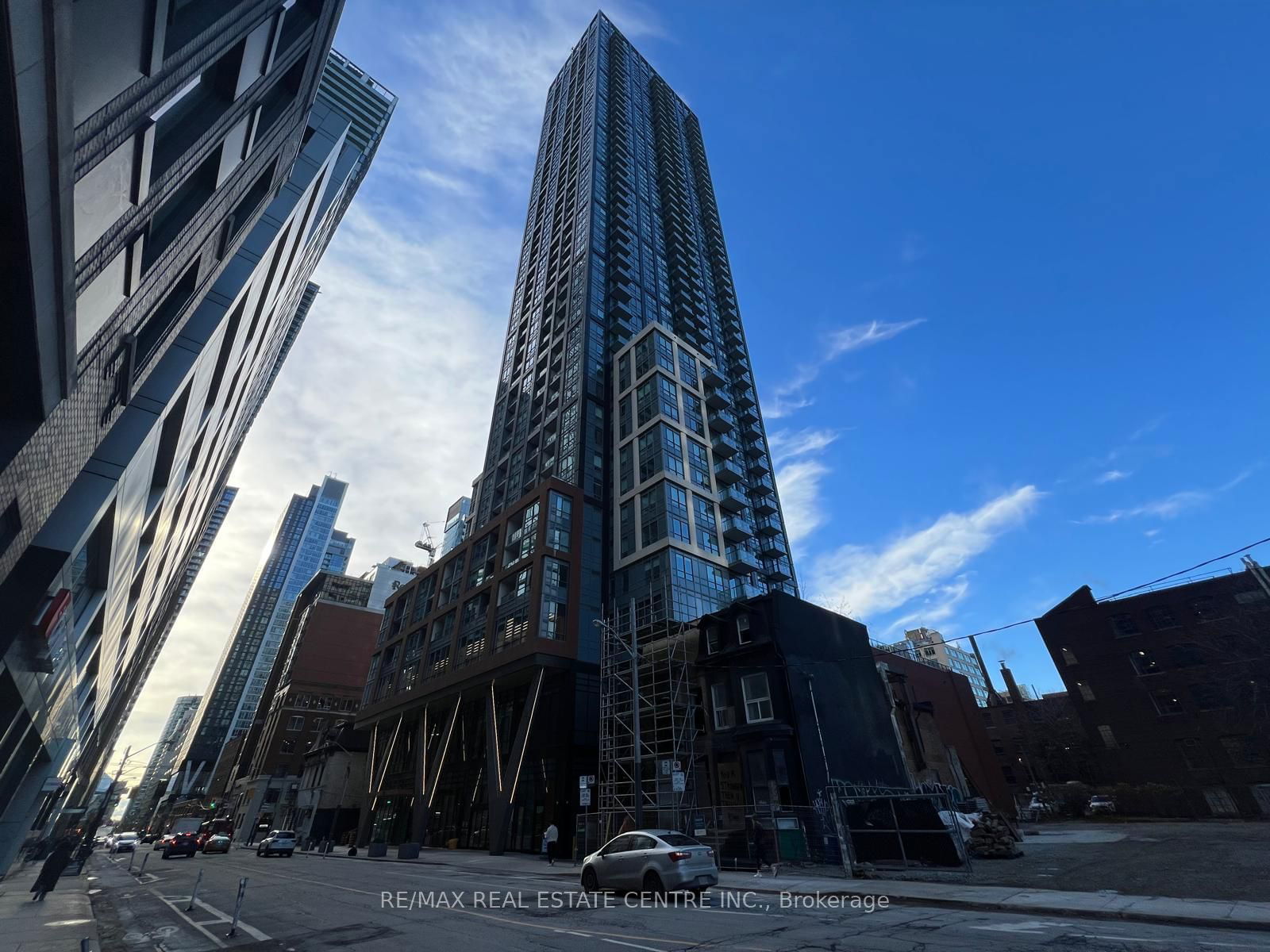 Condo for lease at 725-108 Peter Street, Toronto, Waterfront Communities C1, M5V 2G7 - MLS: C11922496