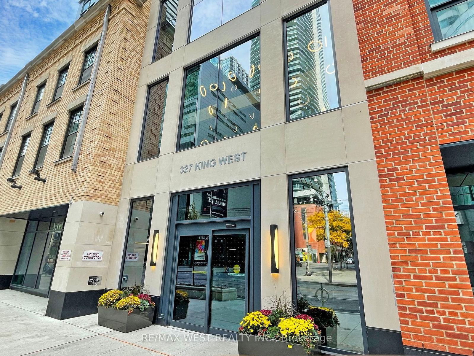 Condo for sale at 3106-327 King Street, Toronto, Waterfront Communities C1, M5V 0W7 - MLS: C11922585