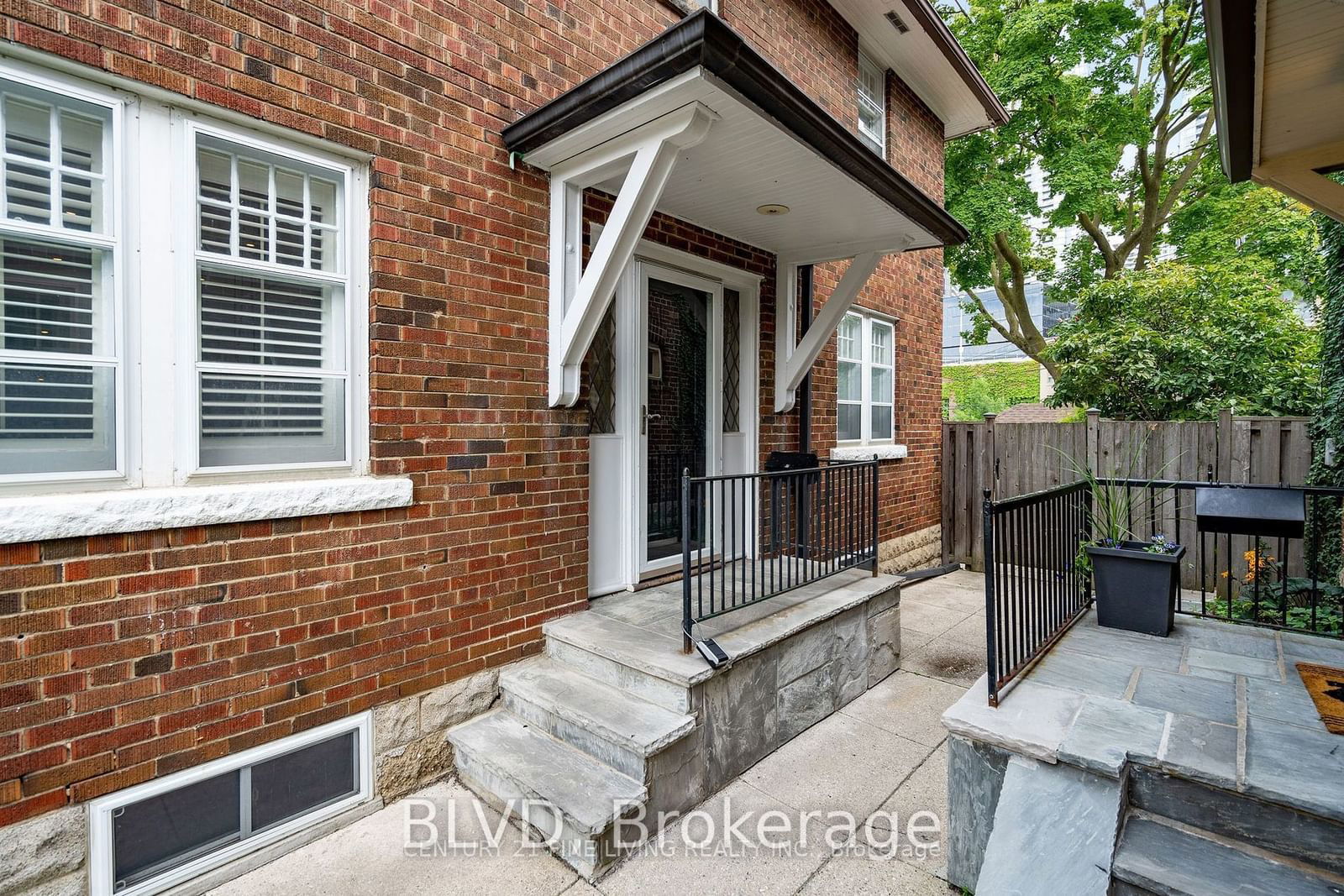 Detached House for lease at 9 Maxwell Avenue, Toronto, Yonge-Eglinton, M5P 2B4 - MLS: C11922698