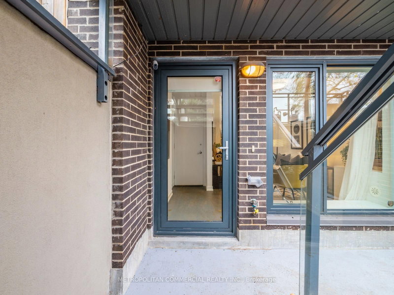 Lower - 28A Givins St, Toronto, M6J 2X7 | Image 3